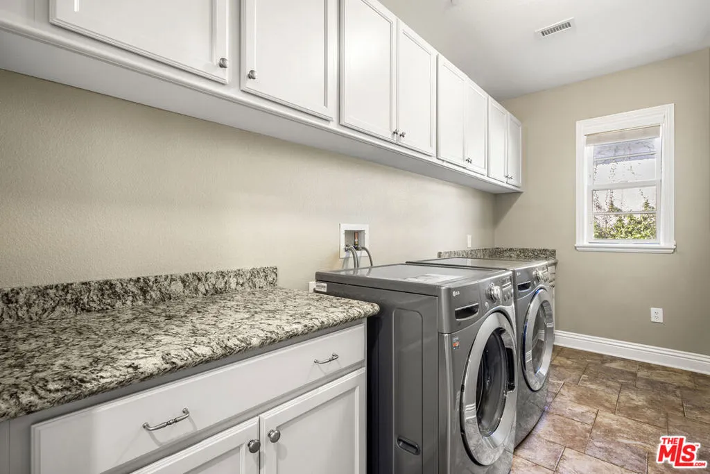 313 S Oakhurst Drive, Beverly Hills, California 90212 home-pic-25